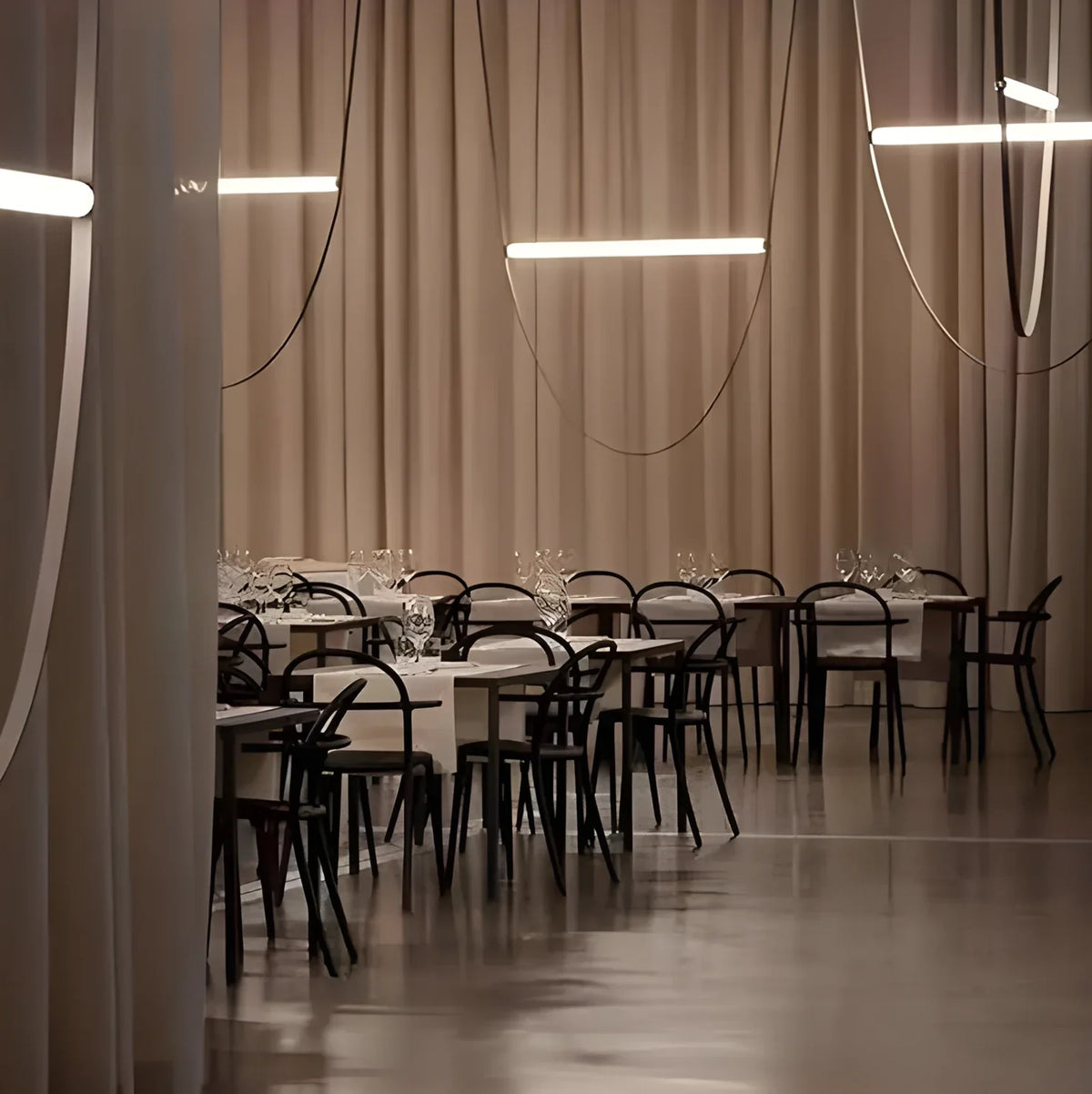 Lustre Vkeid en cuir en situation