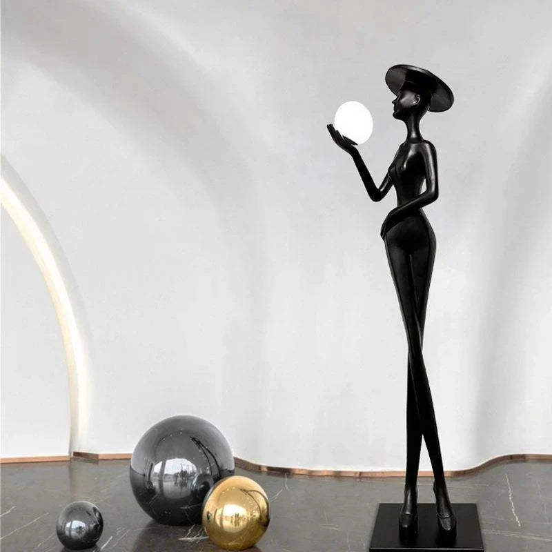Lampadaire Femme au chapeau, détail chapeau