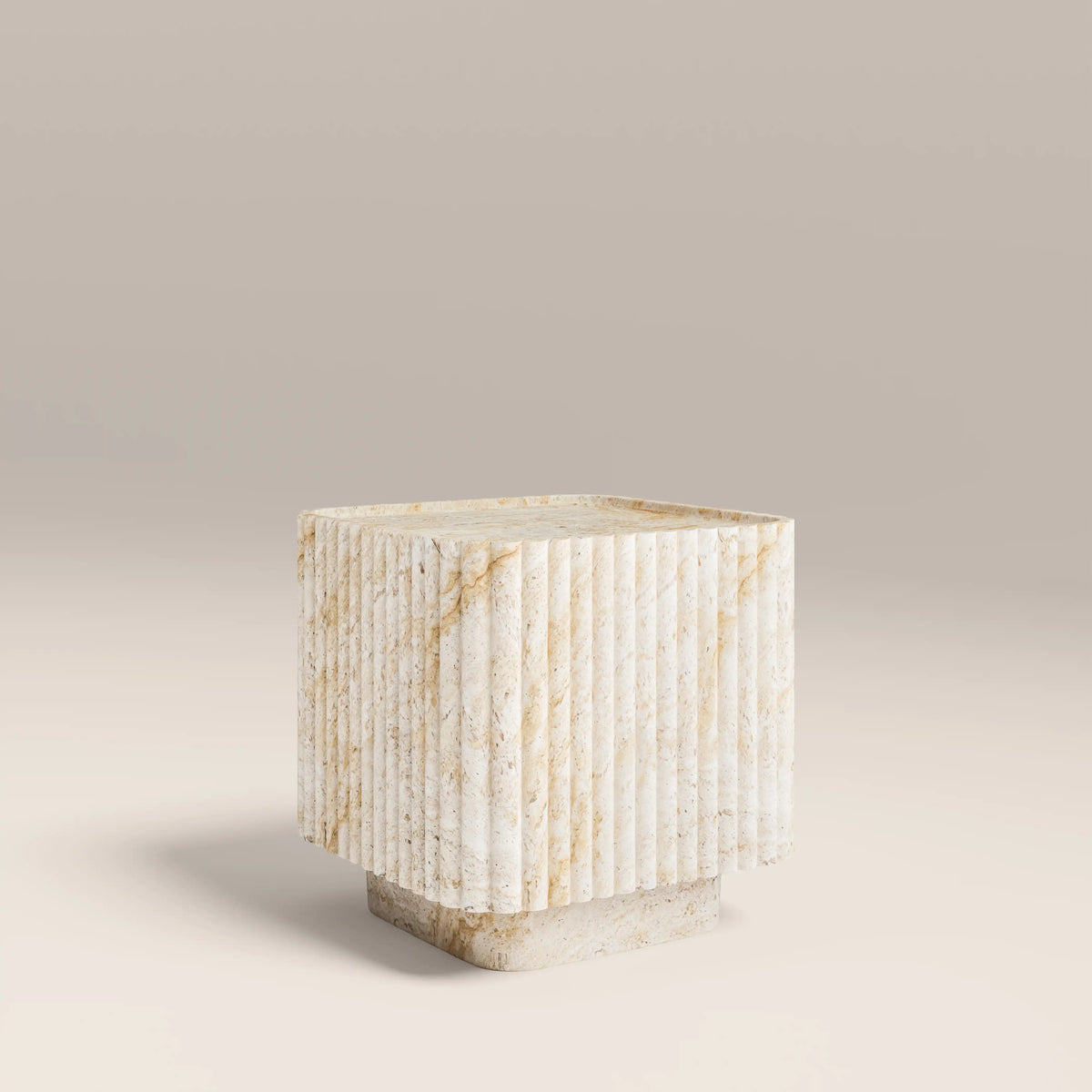 Table d'Appoint Osmond — Travertin en situation