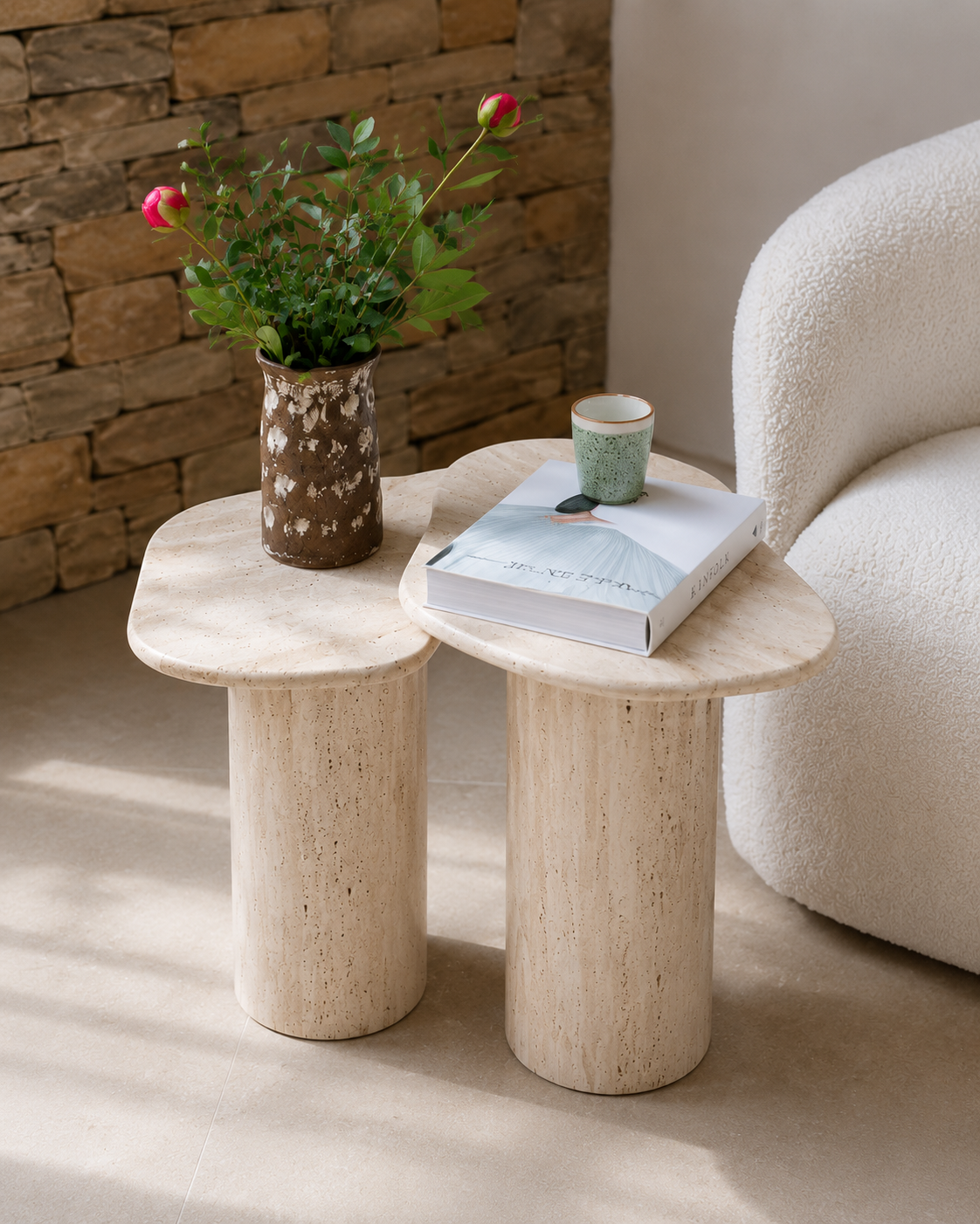 Table d'appoint Mira, veinage travertin