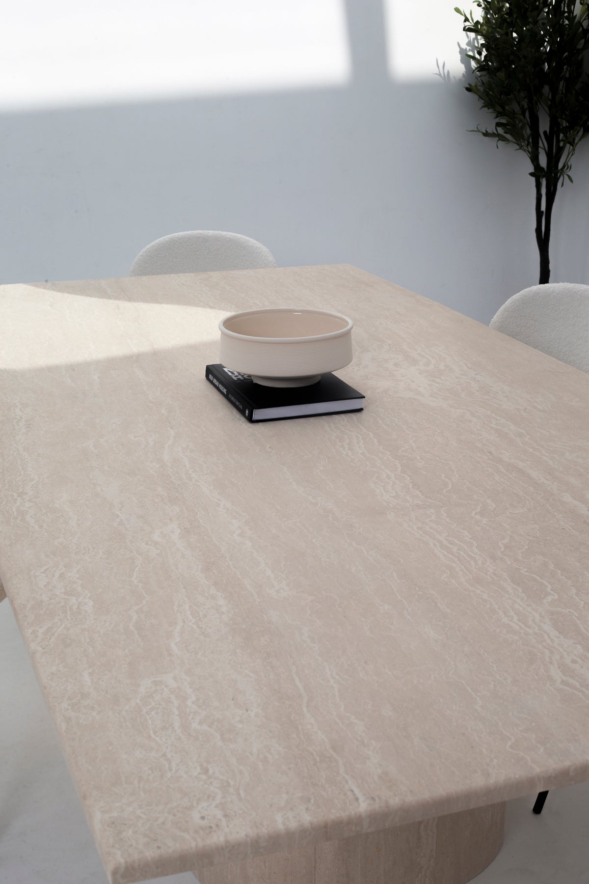 Table à Manger Marta — Travertin, détail