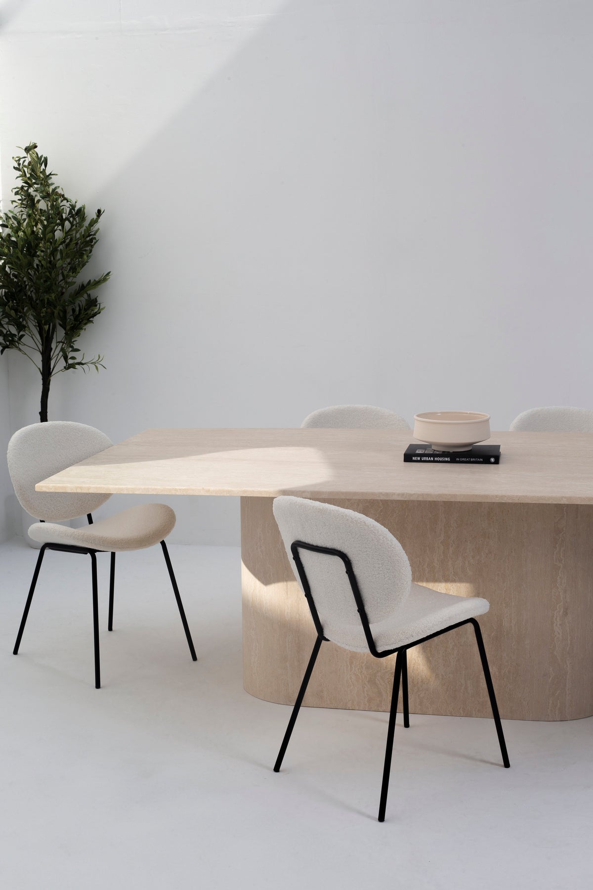 Table à Manger Isadora — Travertin