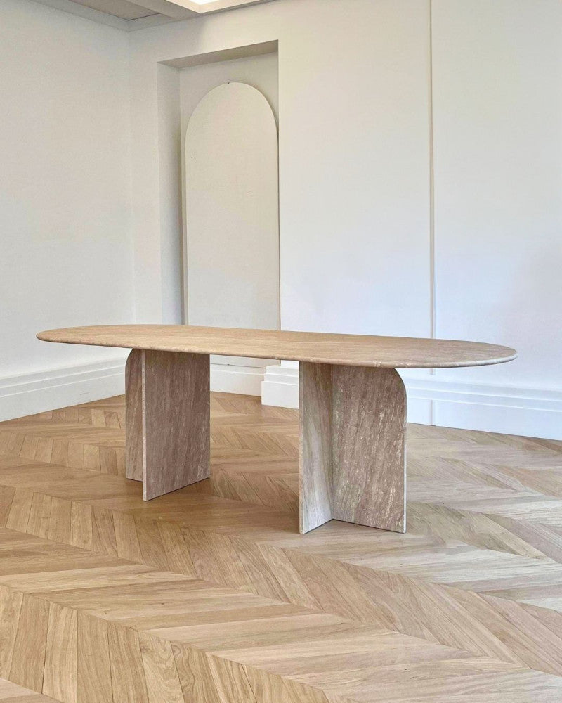 Table à Manger Oblongue Najet — Travertin Pieds en T en situation
