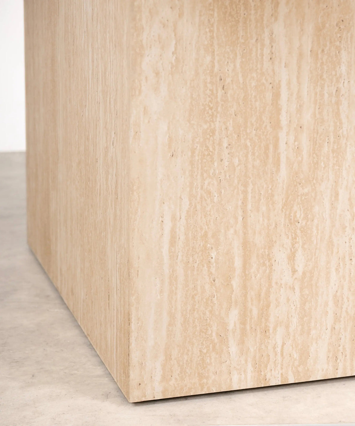Table à Manger Orvain — Travertin, Dimensions & Finitions
