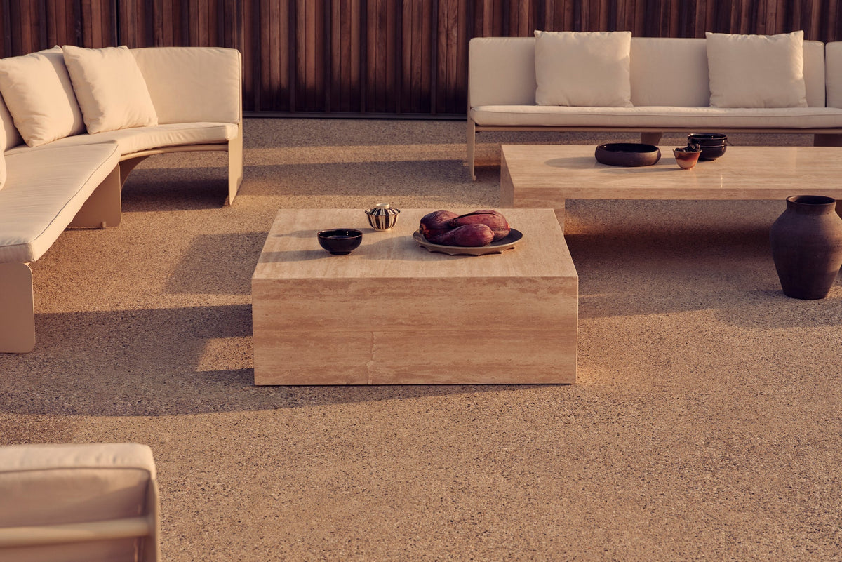 Table Basse Jareth — Travertin Carrée