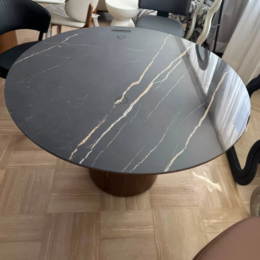 Table à manger Royale, détail