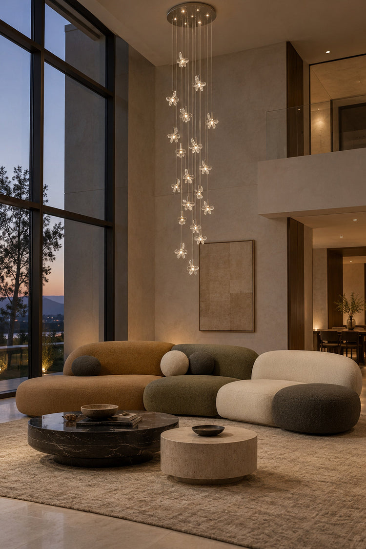 Lustre Ortensia dans un salon en double hauteur