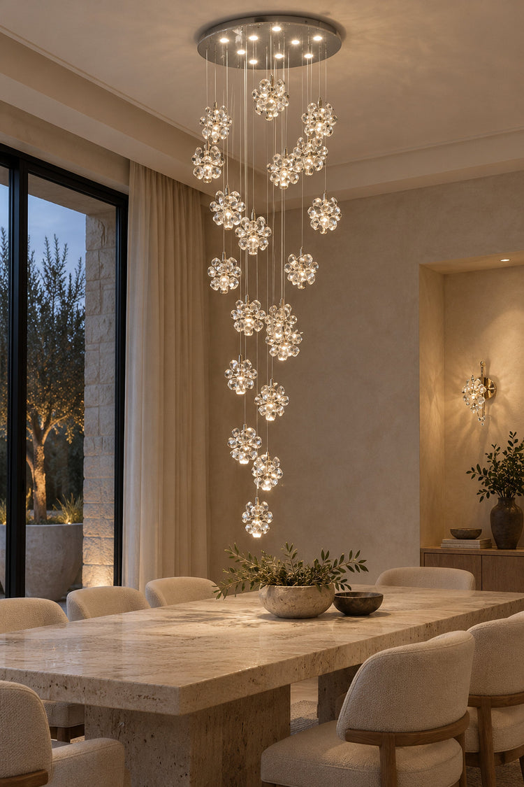 Lustre Ortensia au-dessus d'une table à manger