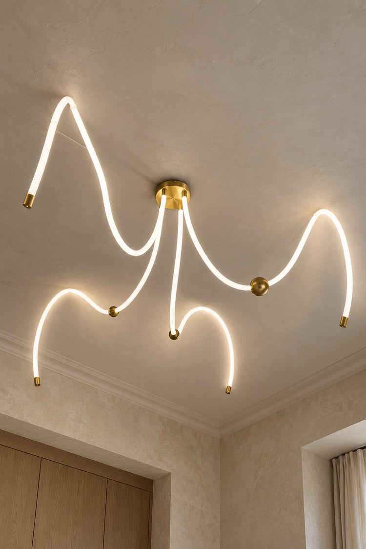 Lustre Serpentina vu en contre-plongée