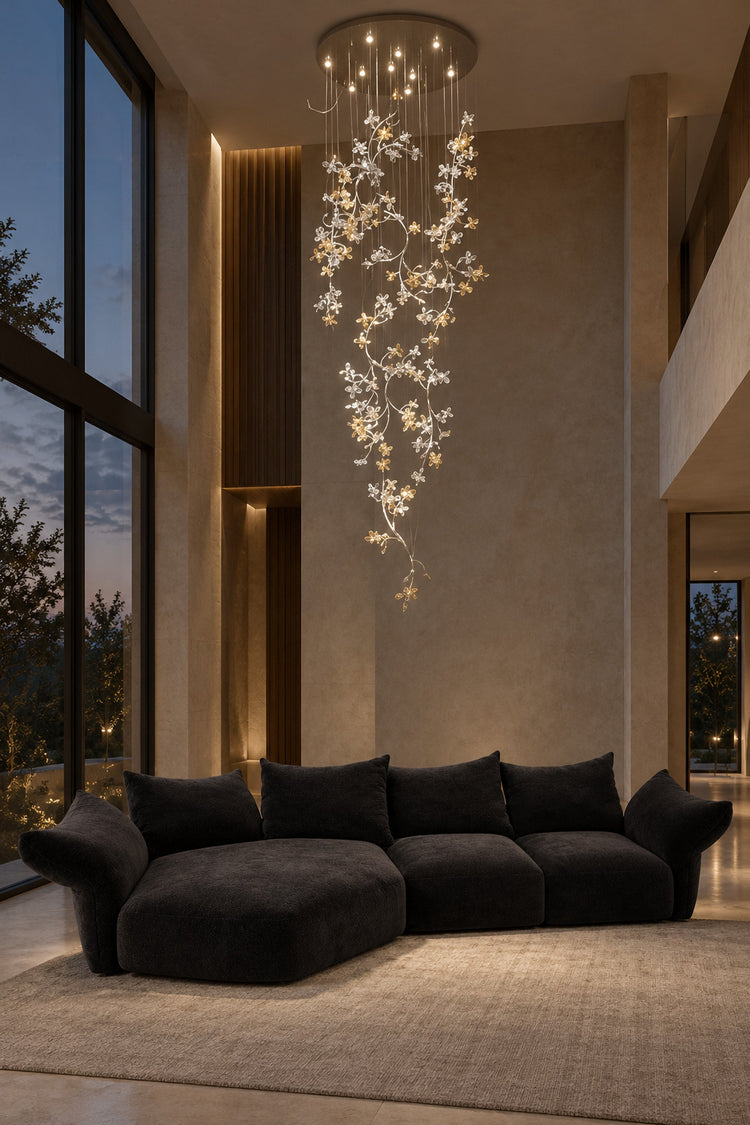 Lustre Vortice dans un salon en double hauteur