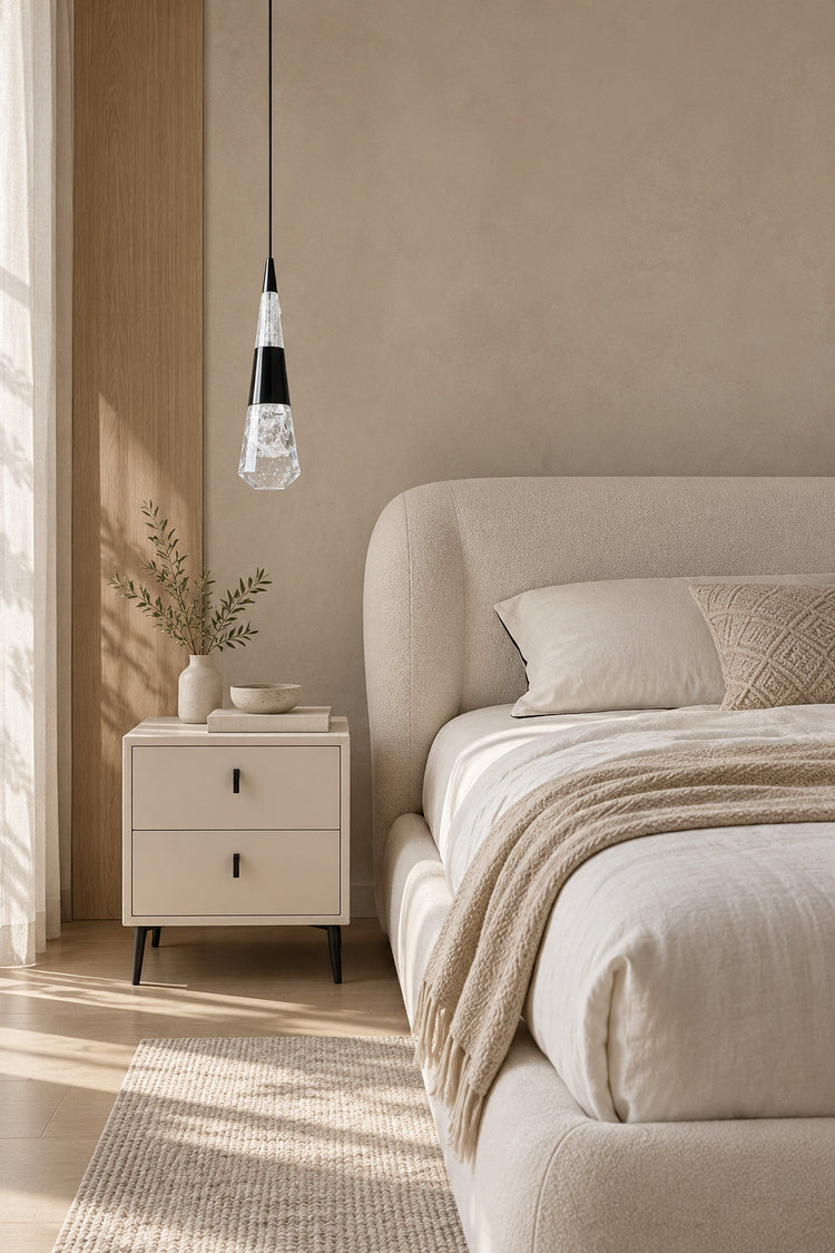 Suspension Cono éteinte, en lumière du jour