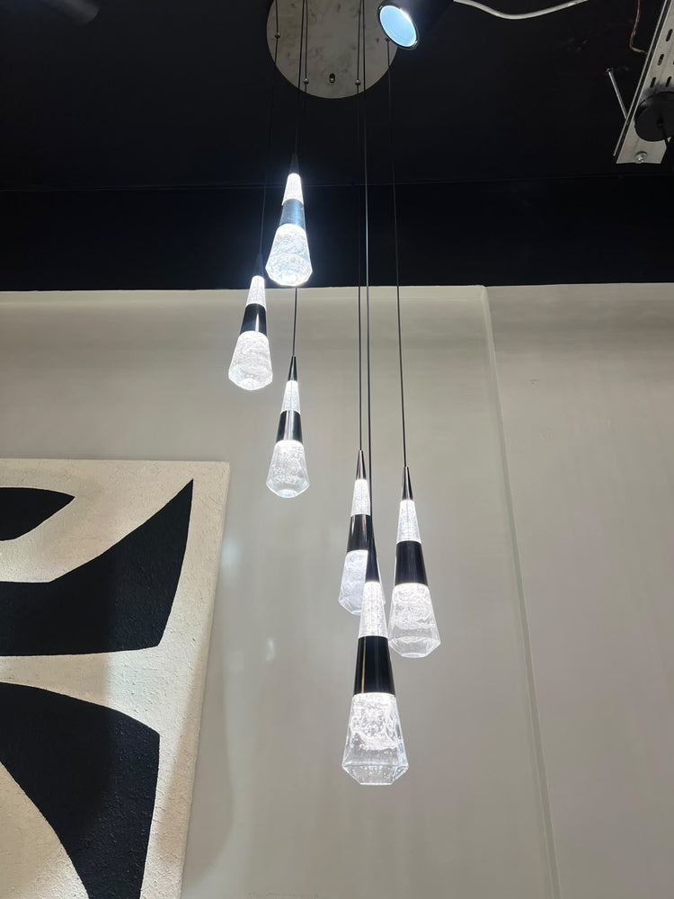 Suspension Cono — photo réelle au showroom