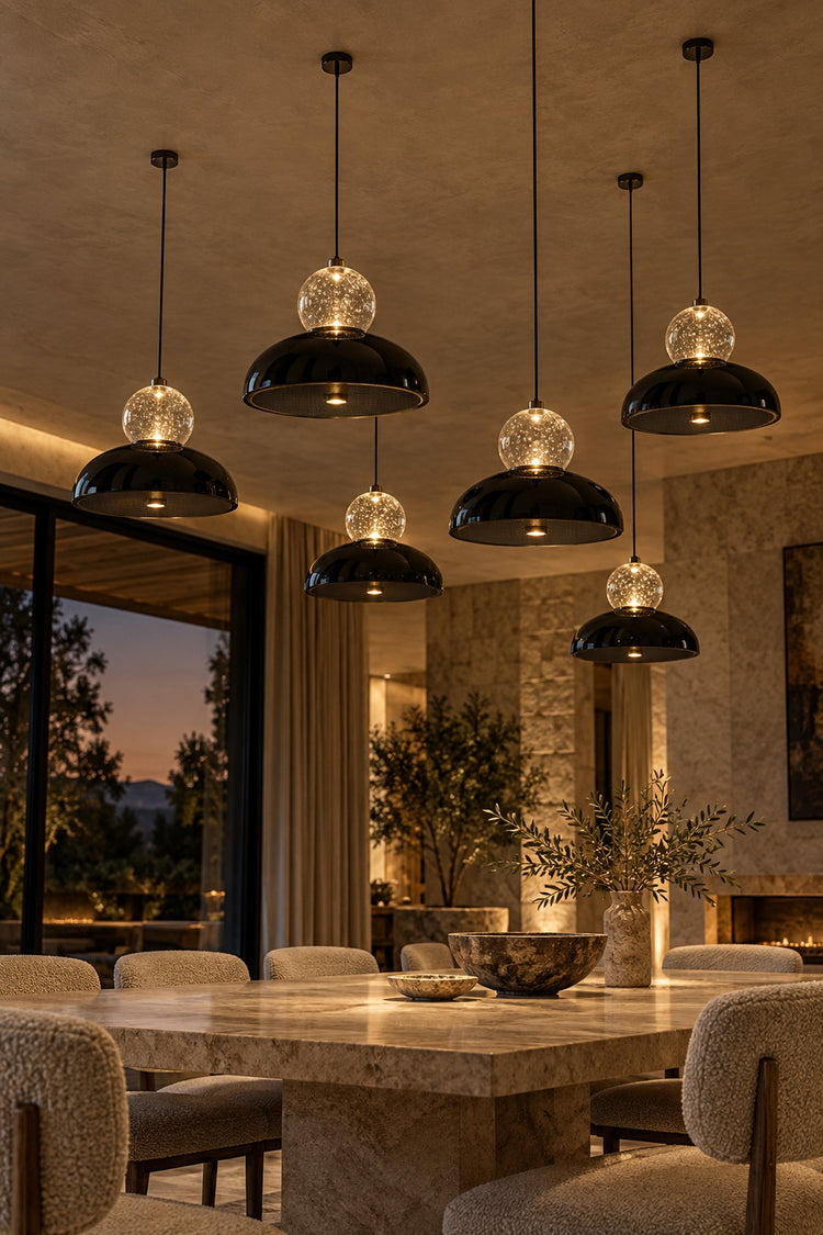 Composition de 6 suspensions Selene au-dessus d'une table