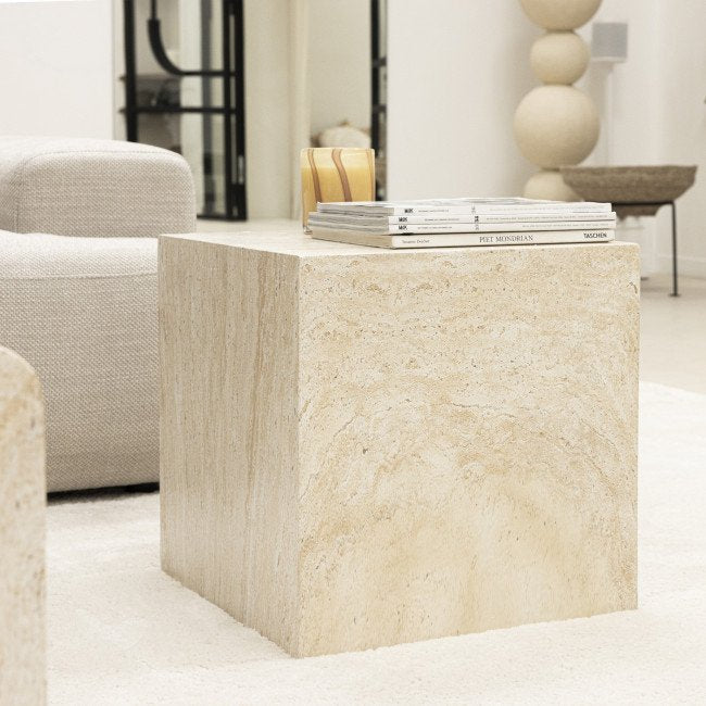 Table d'Appoint Tine — Travertin en situation