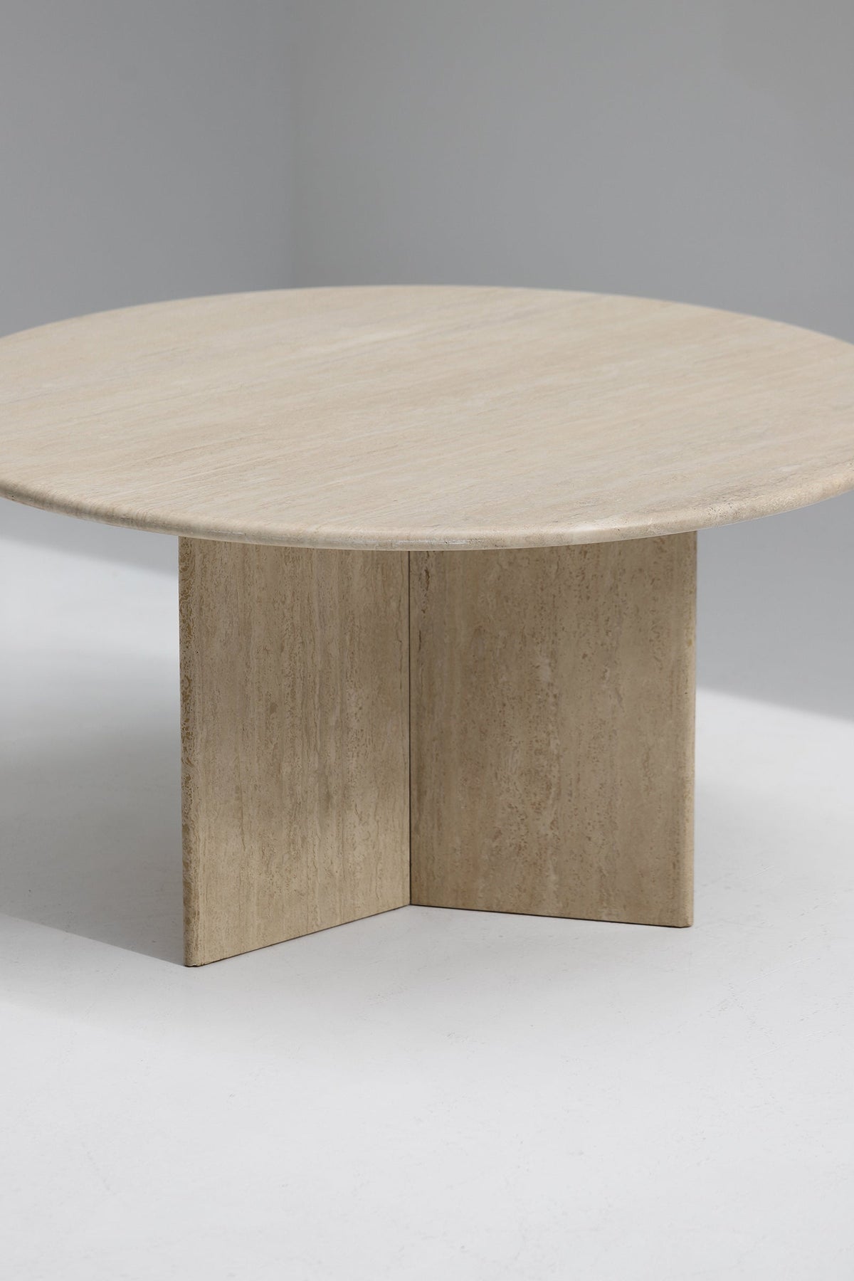 Table à Manger Ronde Talwen — Travertin
