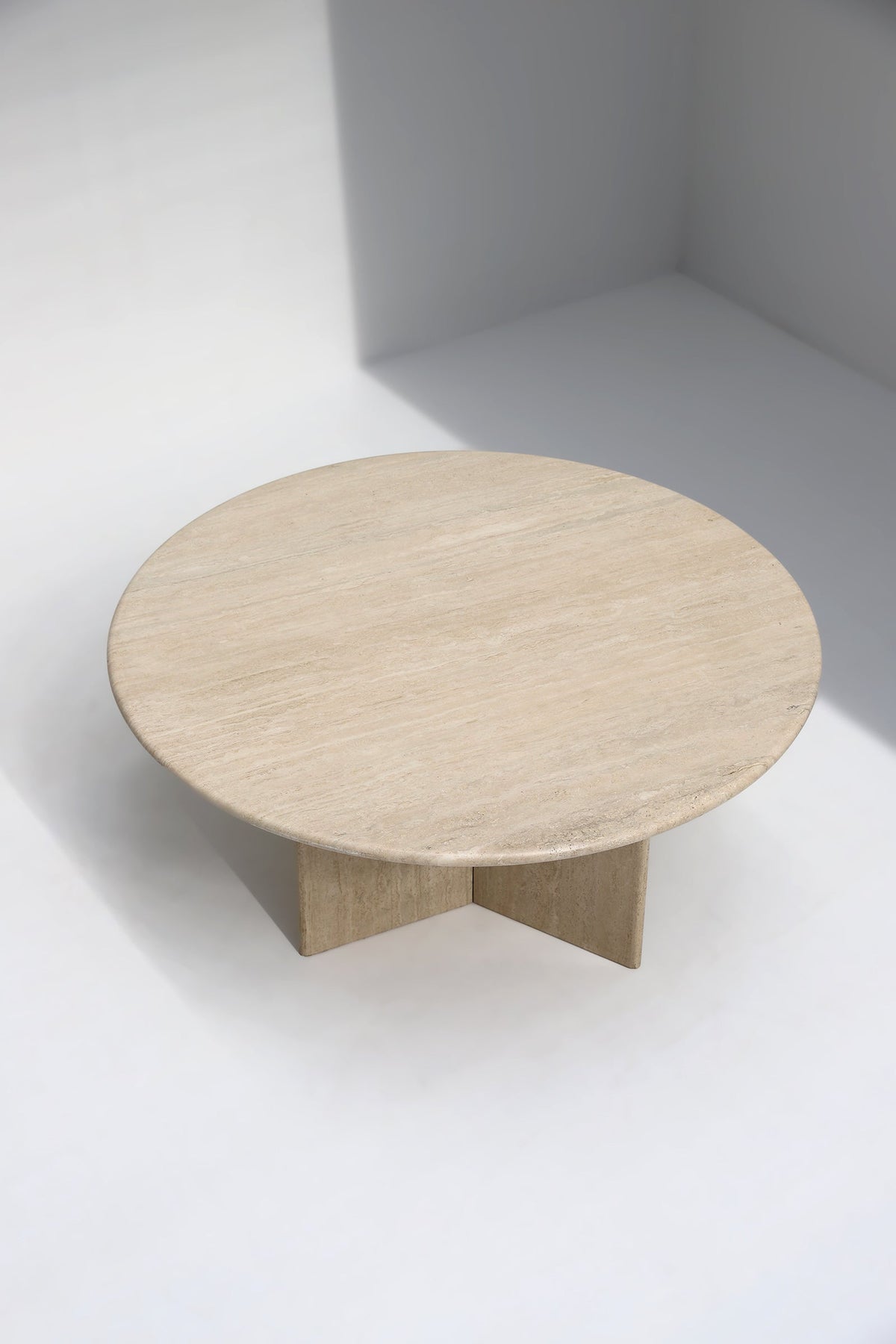 Table à Manger Ronde Talwen — Travertin