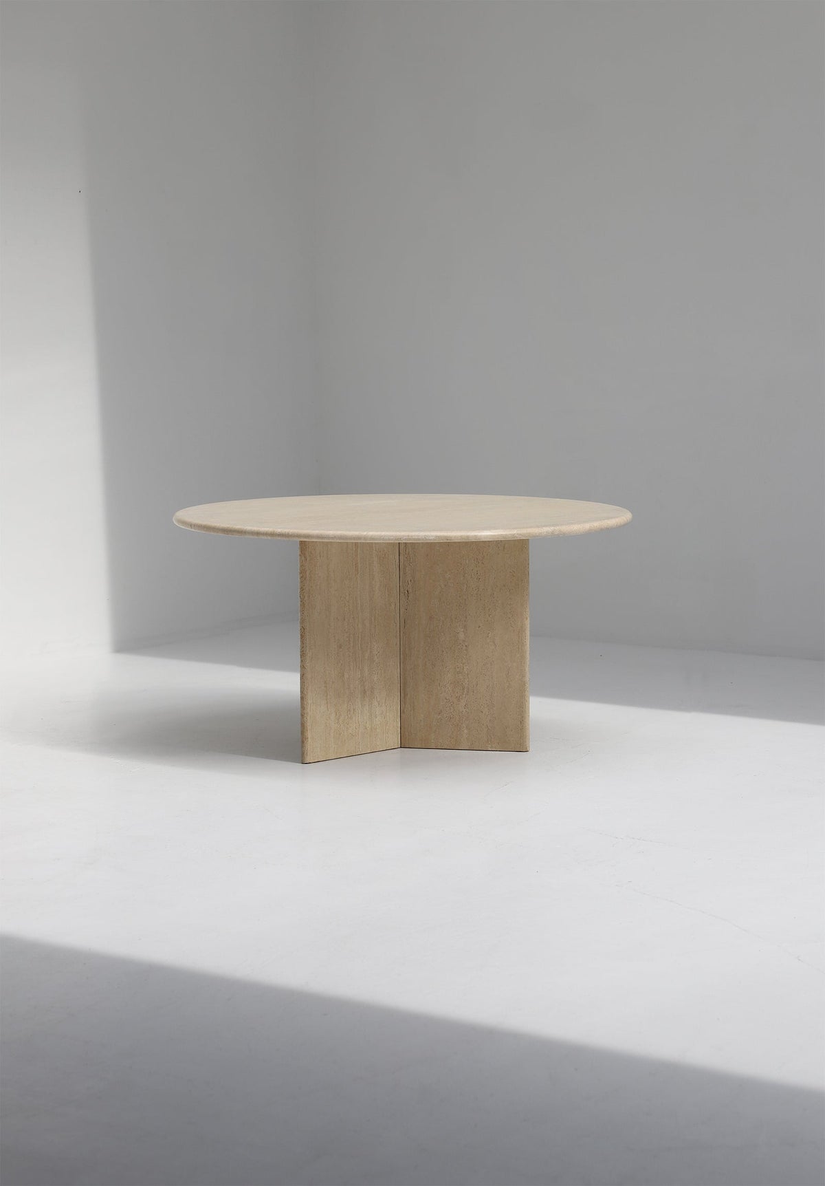 Table à Manger Ronde Talwen — Travertin