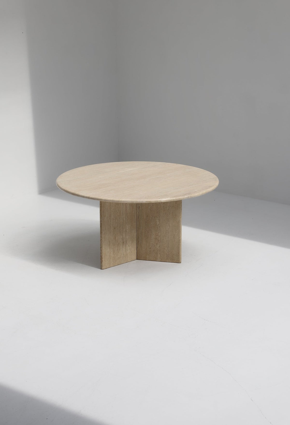 Table à Manger Ronde Talwen — Travertin